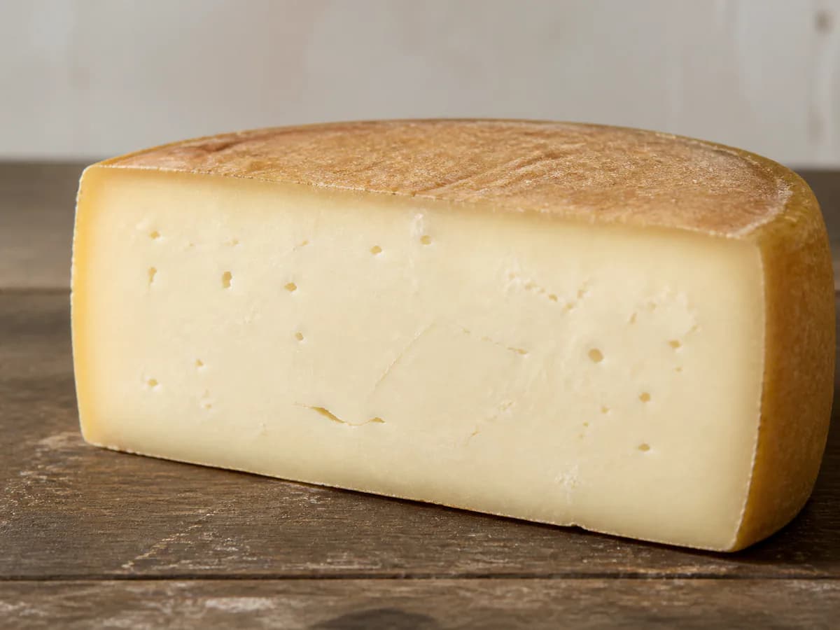 Pormenor de uma porção de Queijo Conventual