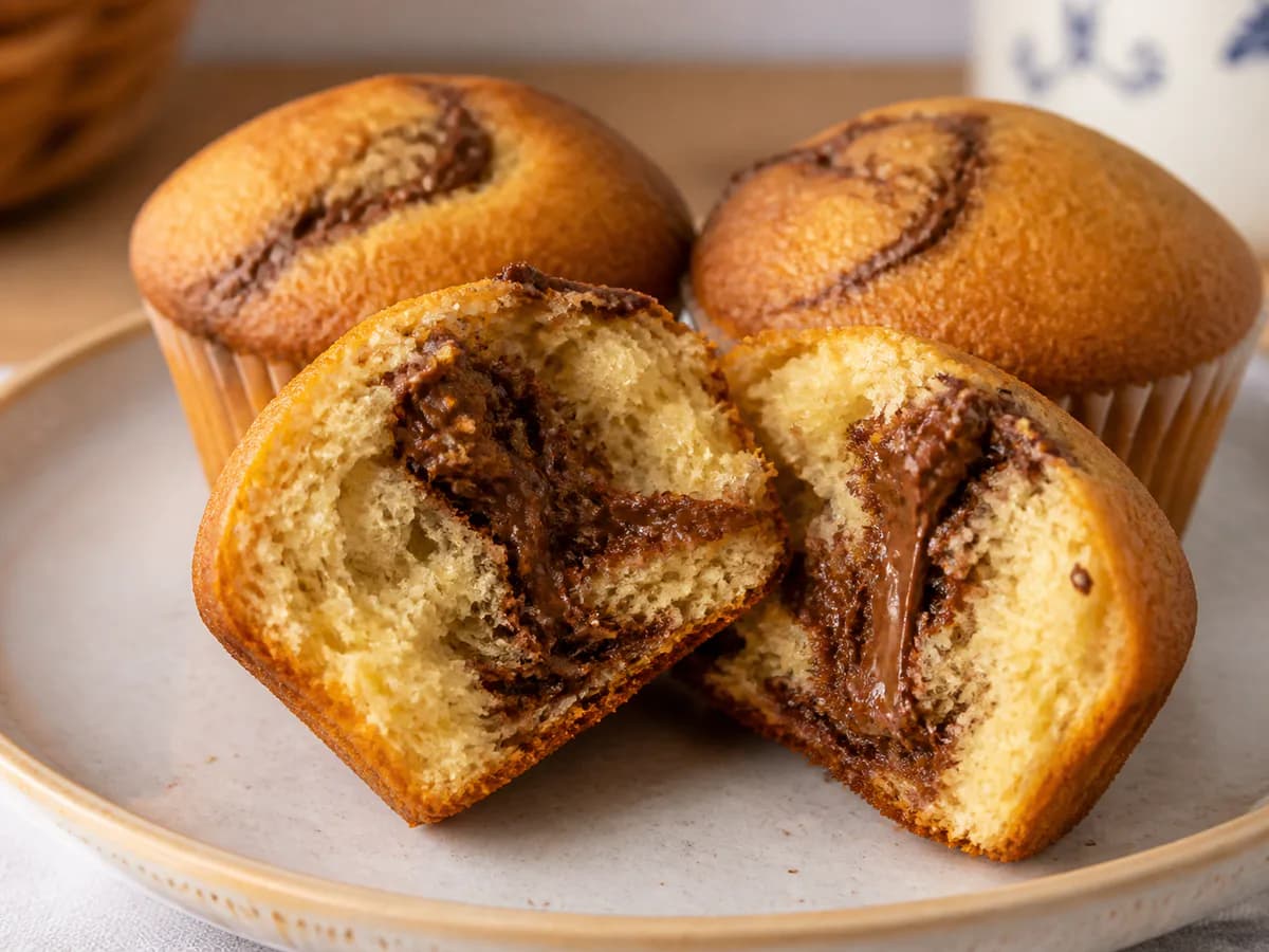 Pormenor de uma porção de Queques de Nutella Fofinhos