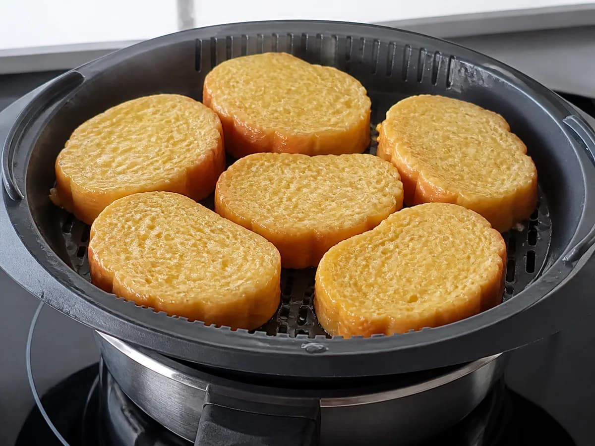 Preparação de Rabanadas No Forno e Ao Vapor (Versão Light Bimby) durante a confeção
