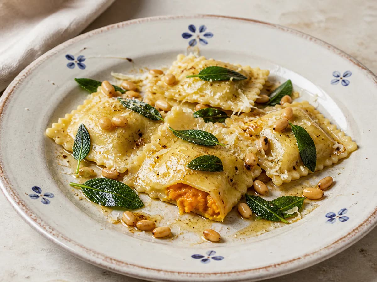 Ravioli de Abóbora com Pinhões e Sálvia