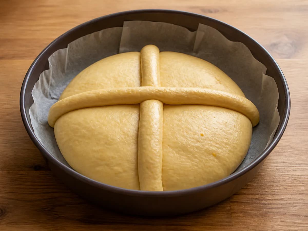 Preparação de Folar Doce com Limão e Canela durante a confeção