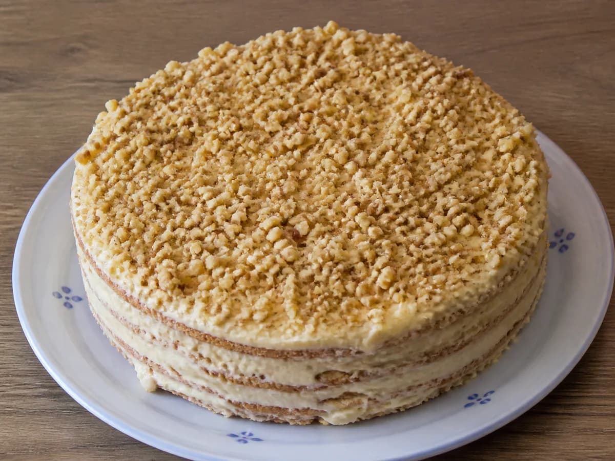 Bolo de Bolacha Fácil: Esta Sai Sempre Bem (Com Nozes)