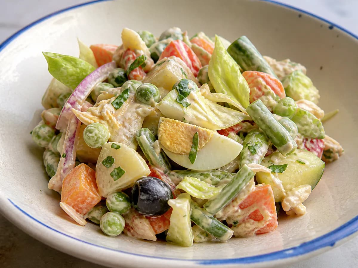 Pormenor de uma porção de Salada Limpa Frigoríficos