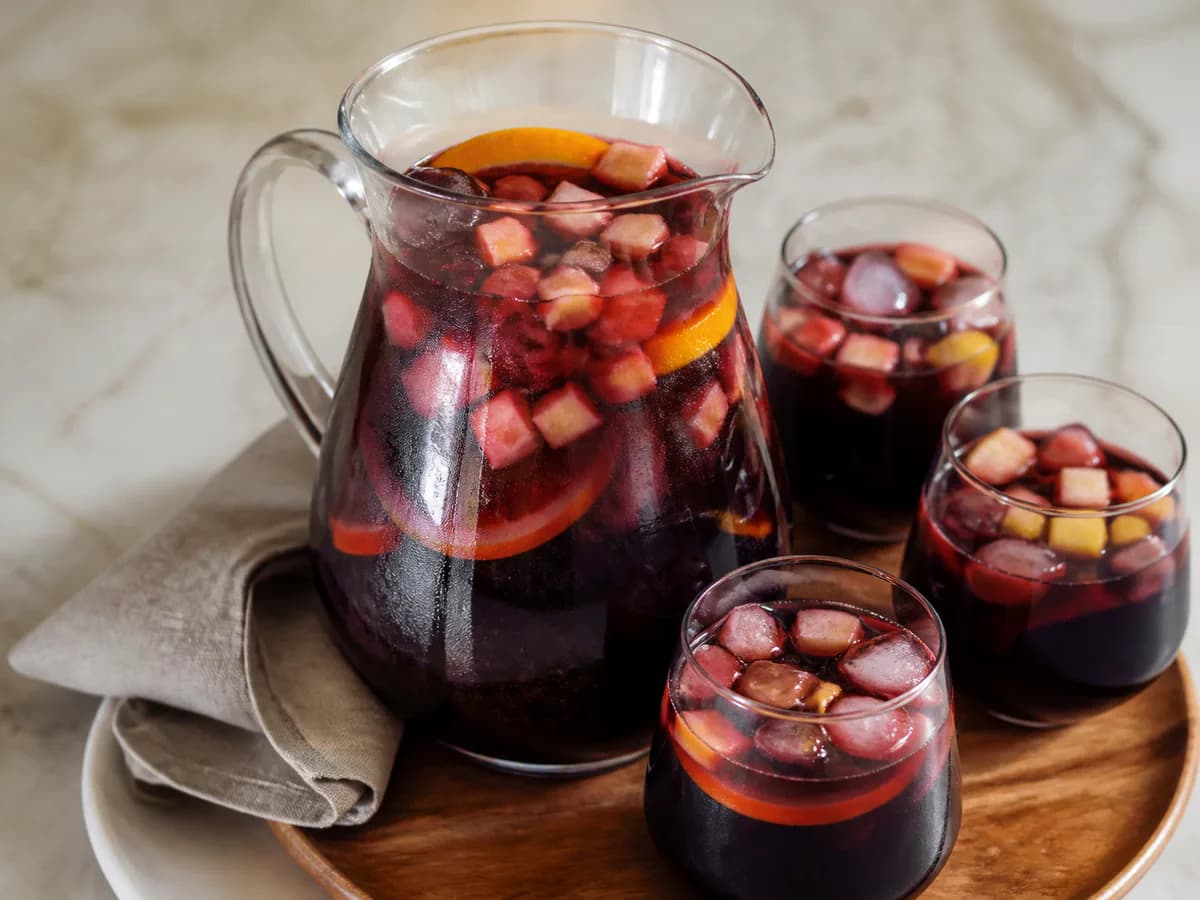 Sangria de Vinho Tinto, Aguardente e Fruta