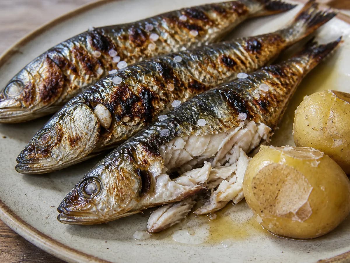 Pormenor de uma porção de Sardinha Assada na Brasa