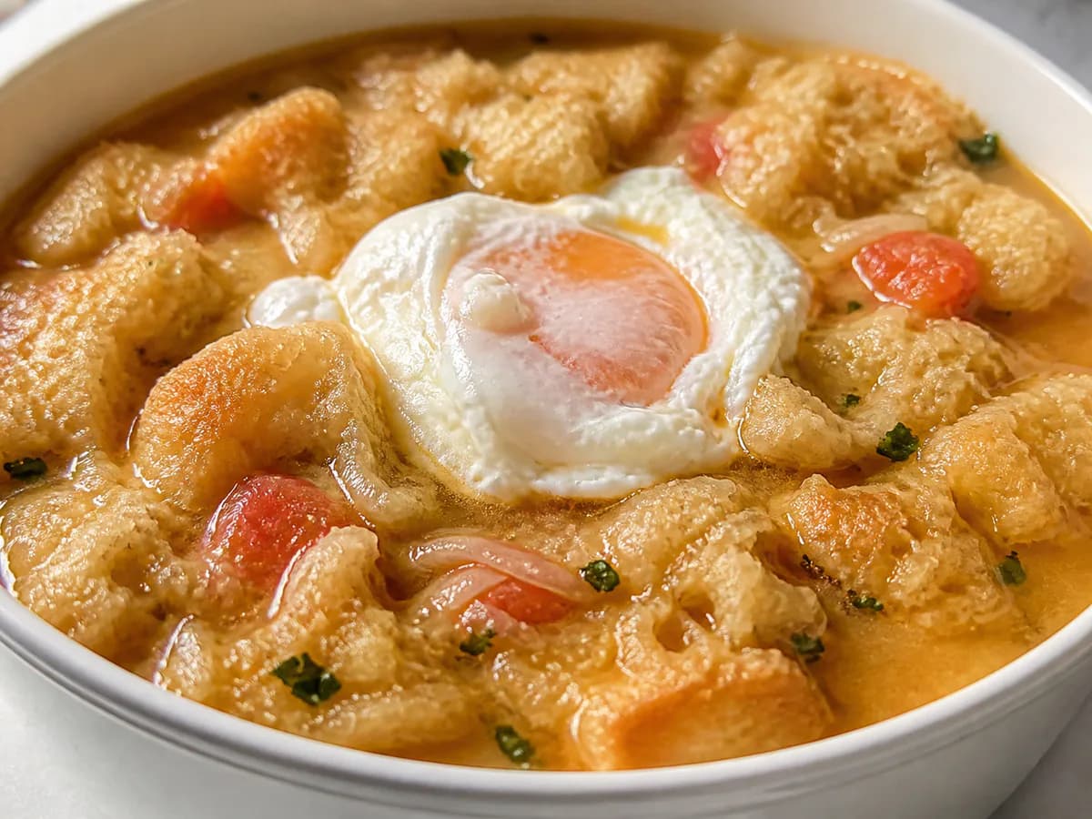 Pormenor de uma porção de Sopa de Afogado – Uma Especialidade Alentejana