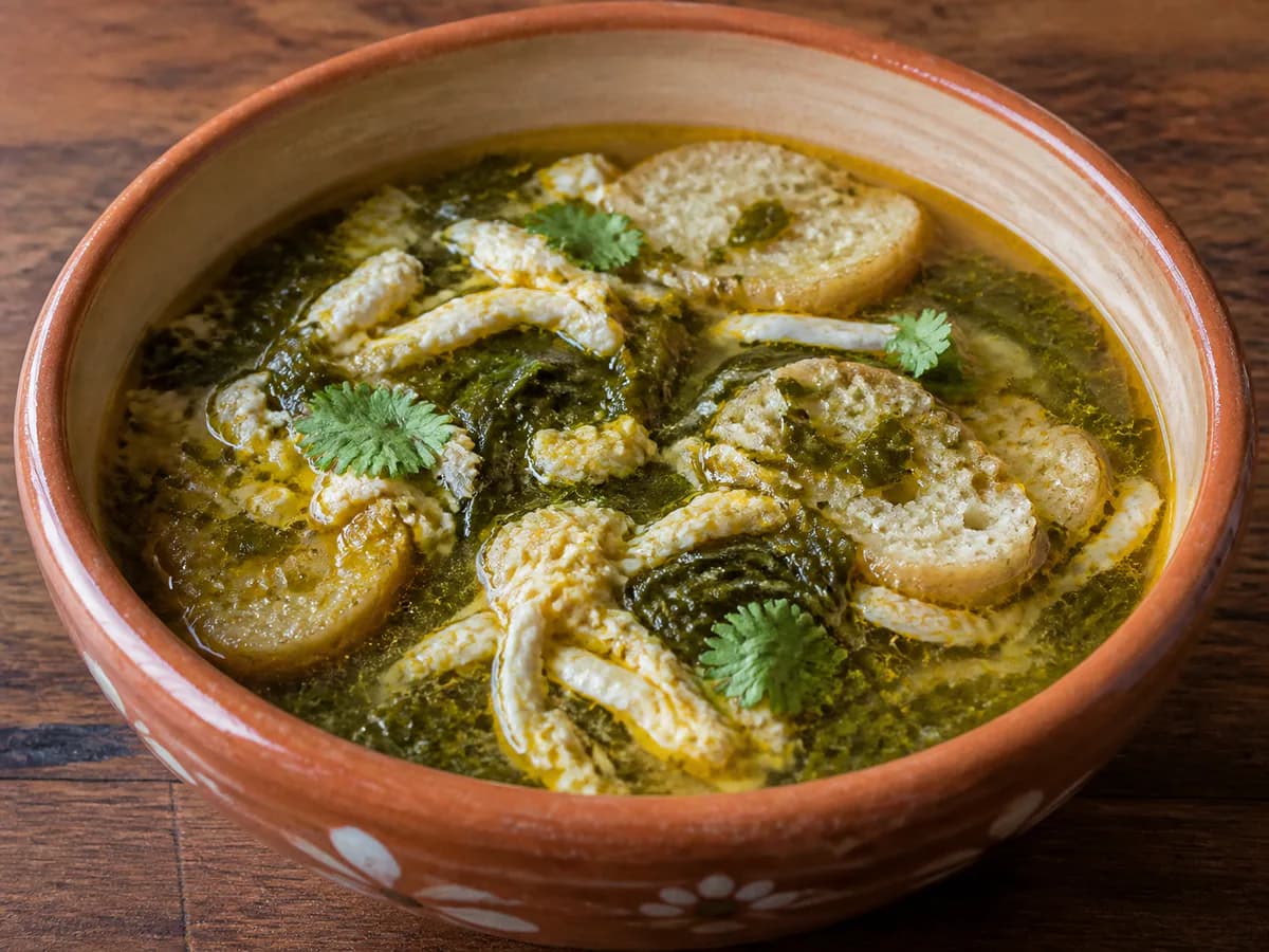 Pormenor de uma porção de Sopa de Beldroegas à Alentejana