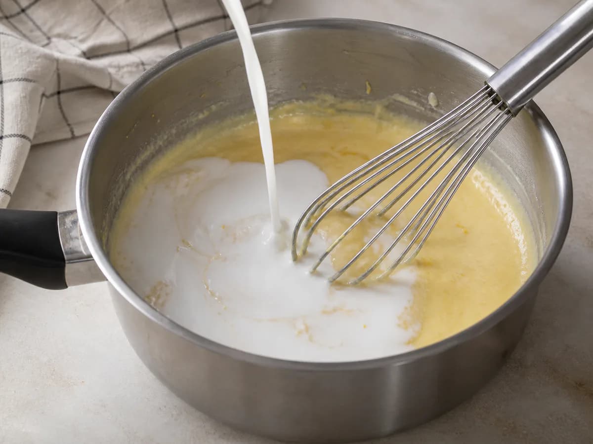 Preparação de Tarte Bom Bocado durante a confeção