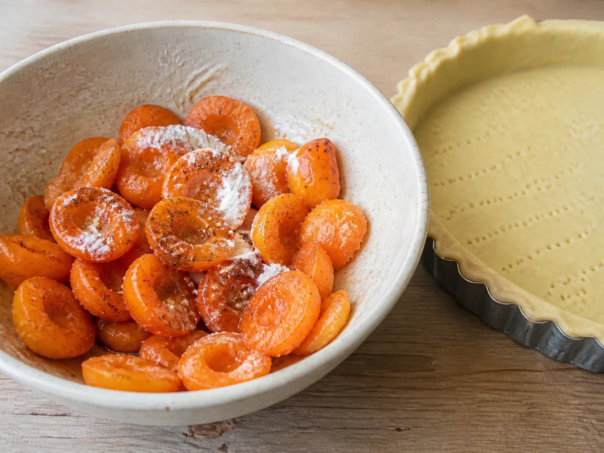 Preparação de Tarte de Alperce durante a confeção