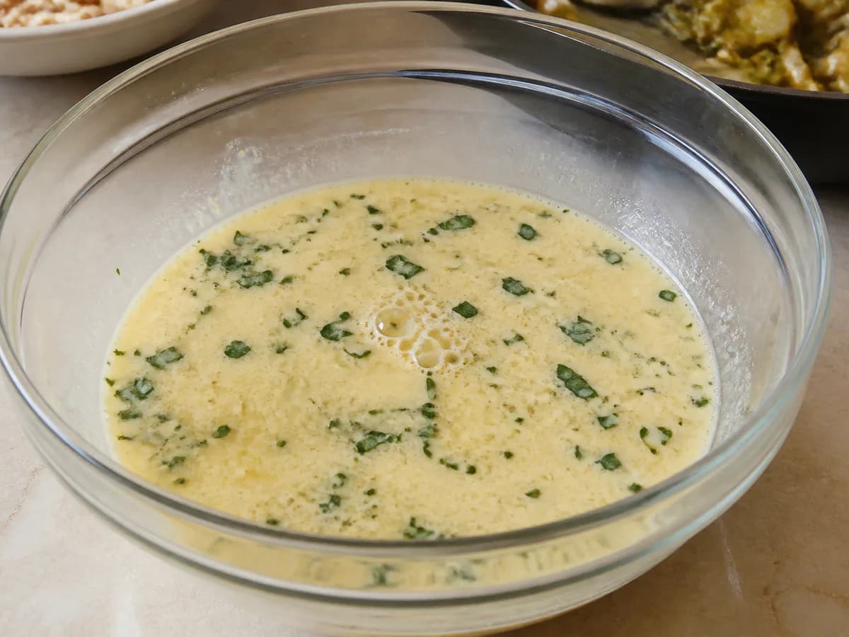 Preparação de Tarte de Frango com Alho Francês durante a confeção