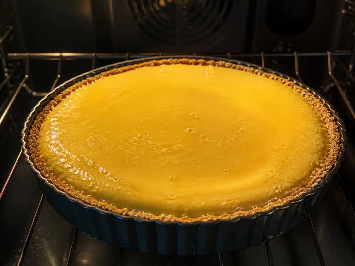Preparação de Tarte de Laranja e Framboesas durante a confeção
