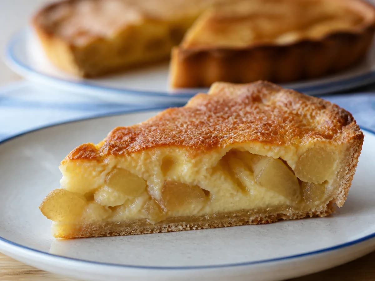Pormenor de uma porção de Tarte de Maçã Cremosa 2