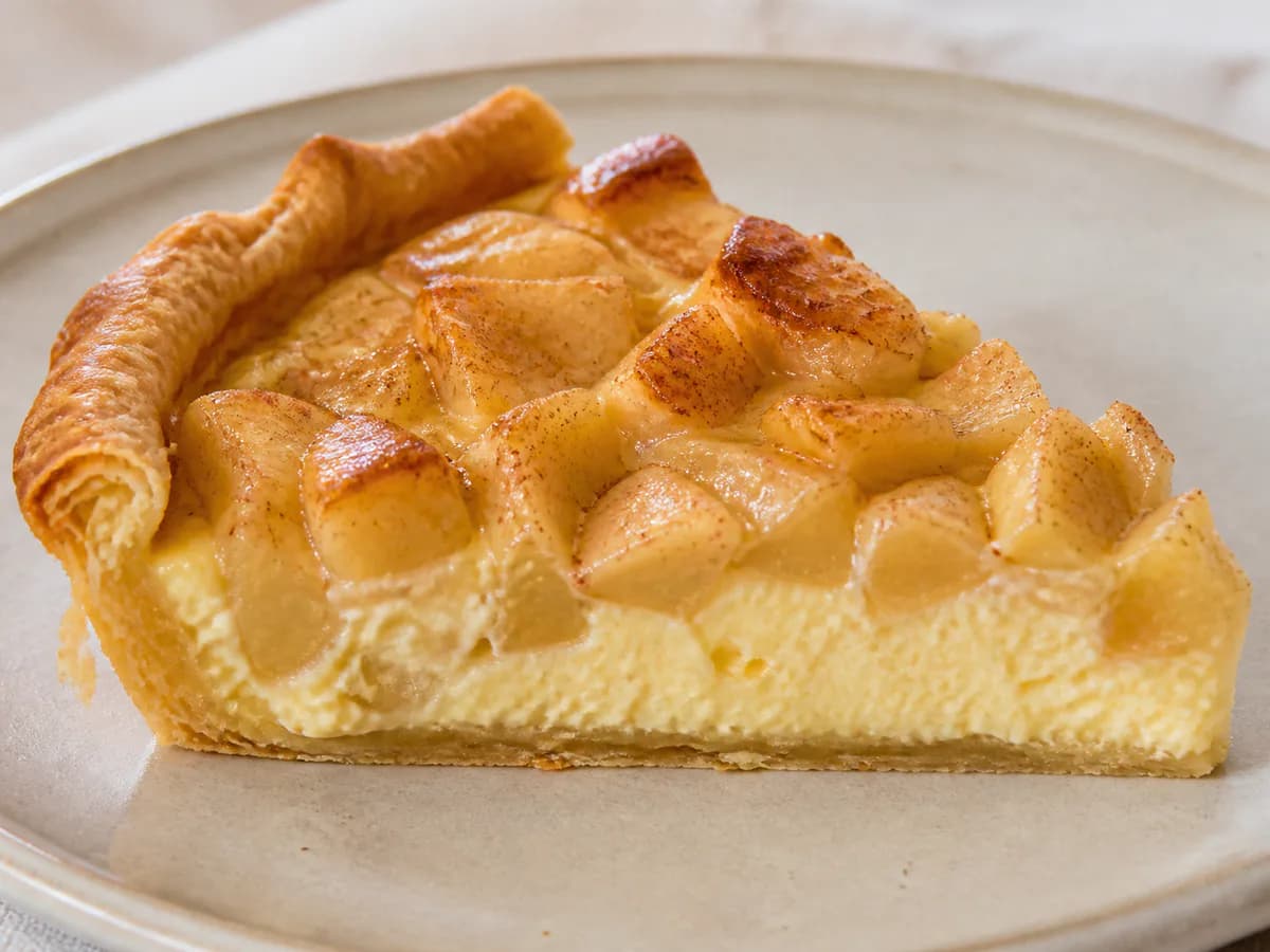 Pormenor de uma porção de Tarte de Maçã Cremosa 3