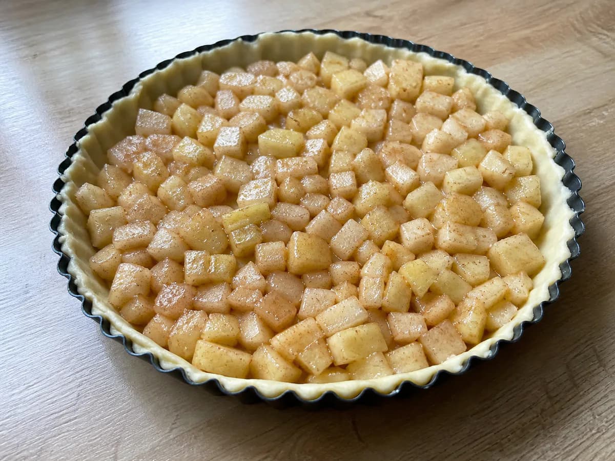 Preparação de Tarte Duas Frutas durante a confeção