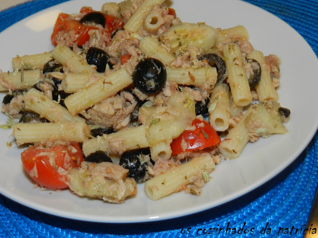 Salada de Atum com Massa e Azeitonas