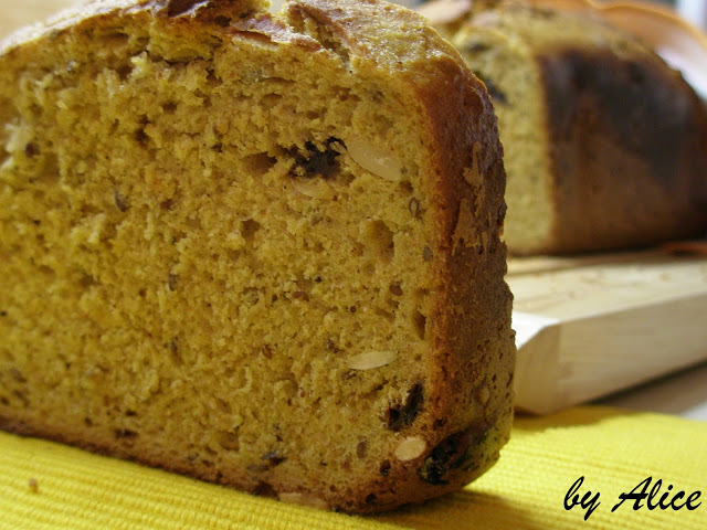 Pão de Abóbora com Sementes e Passas