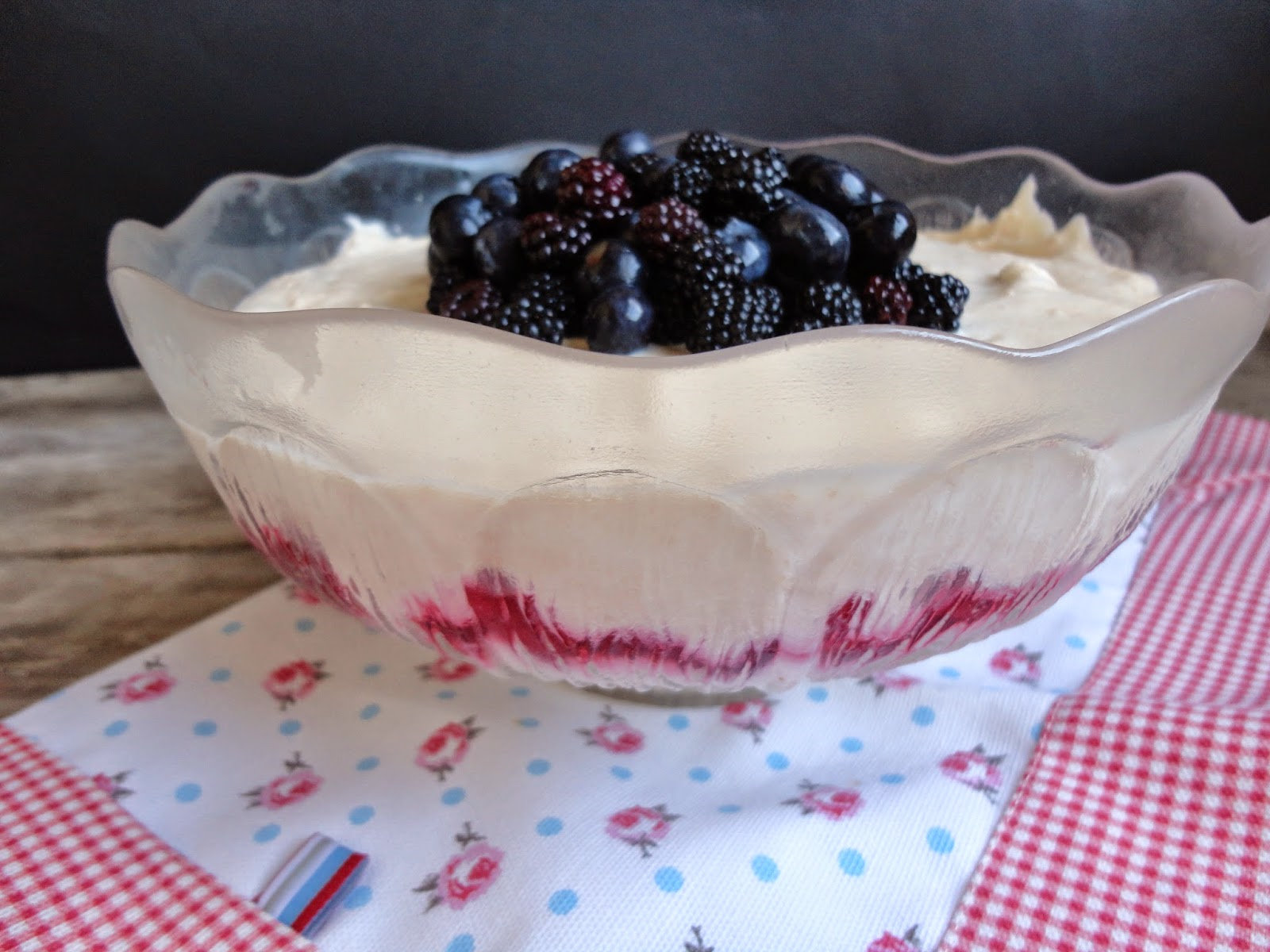 Mousse com Frutos Silvestres