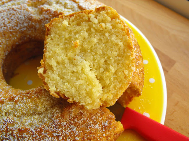 Bolo de Coco com Maçã Ralada